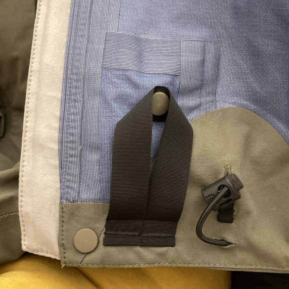 XL Patagonia men’s waterproof Swiftcurrent Wading Jacket for Fly Fishing - Picture 11 of 11